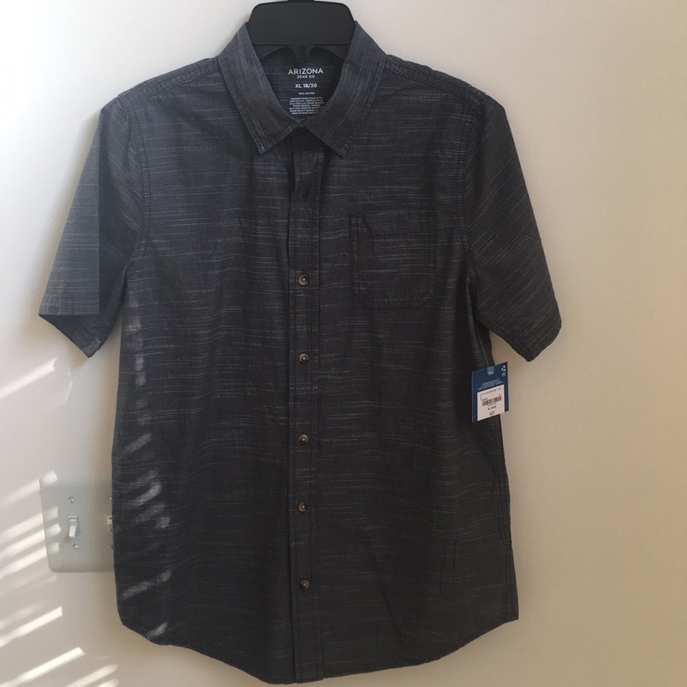 Arizona Jeans Co. Kids Button down Shirt.